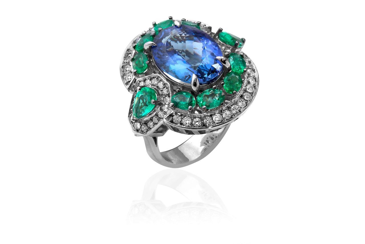 White gold 18k - Saphire -Emerald - Diamond